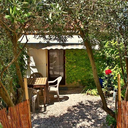 Beau Vallon - Gîte et Chambres d'Hôtes Pyrénées-Méditerranée - Pays Catalan Sahorre Exterior foto