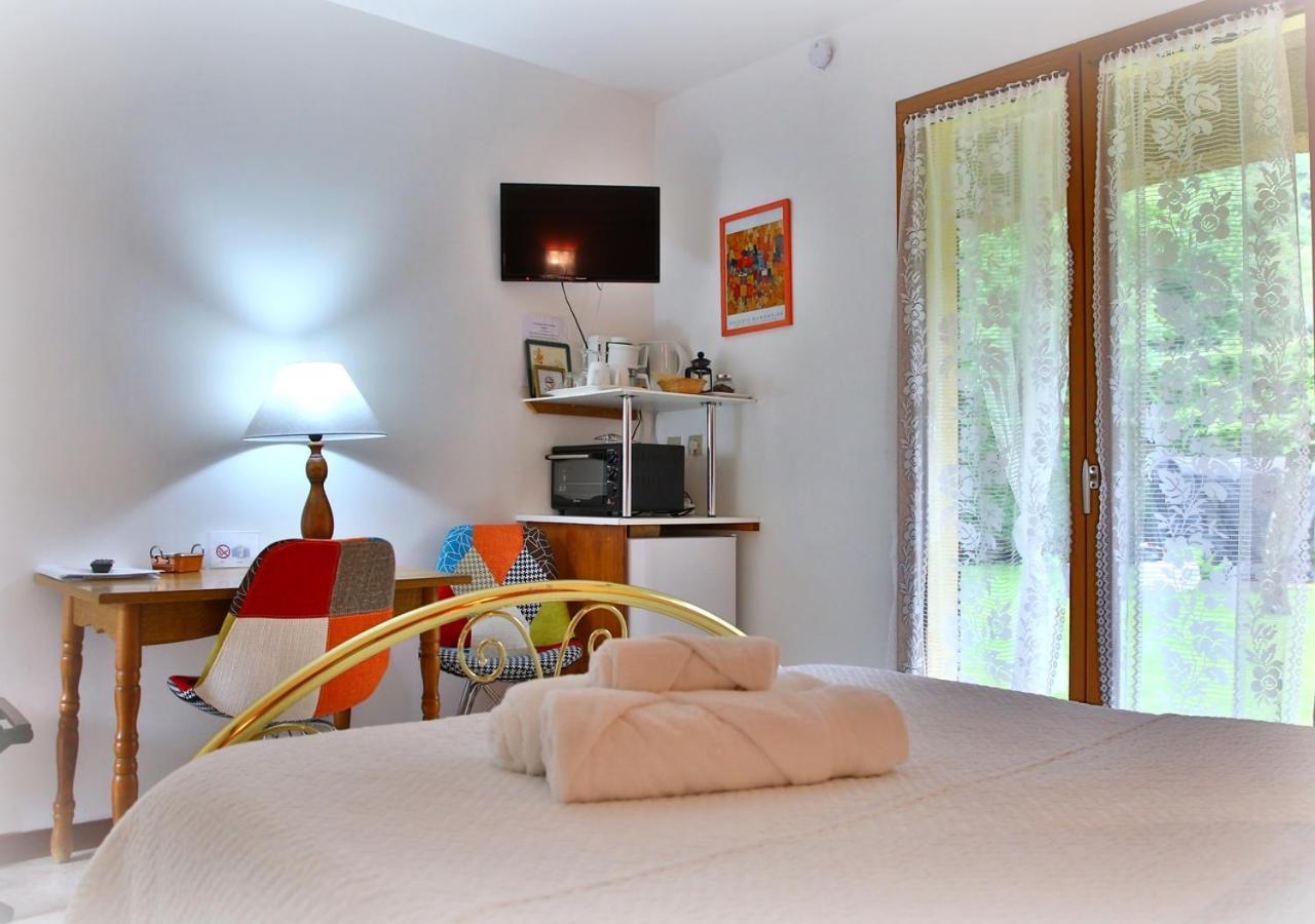 Beau Vallon - Gîte et Chambres d'Hôtes Pyrénées-Méditerranée - Pays Catalan Sahorre Exterior foto